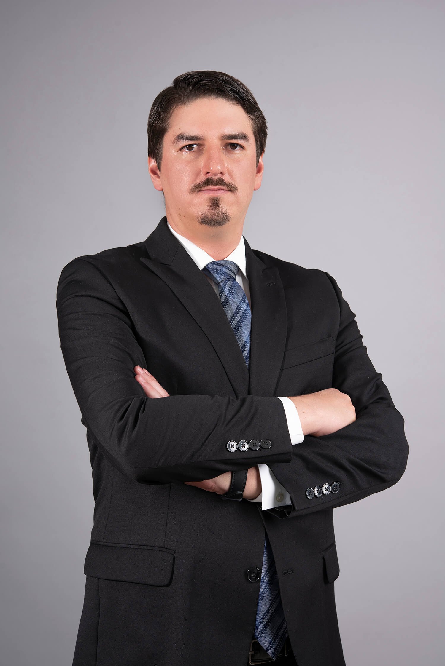 https://baclaw.ec/wp-content/uploads/2026/05/BACLAW-Abogados-Ecuador-Equipo-Ricardo-Castrillon-Baranovski.jpg